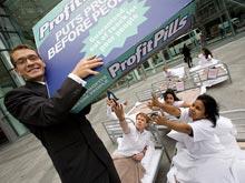 Manifestation against private health care creative common licence